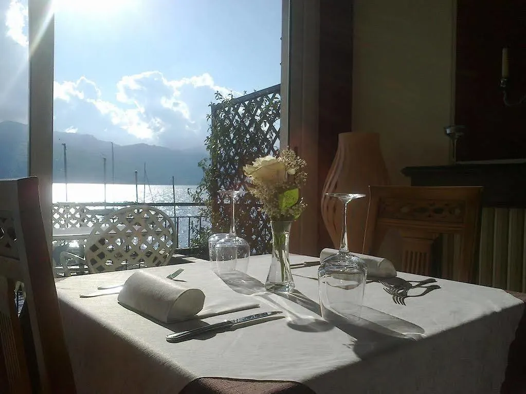 L'Angolo Dei Pescatori Hotel Cerro Maggiore  Cerro (Laveno-Mombello)